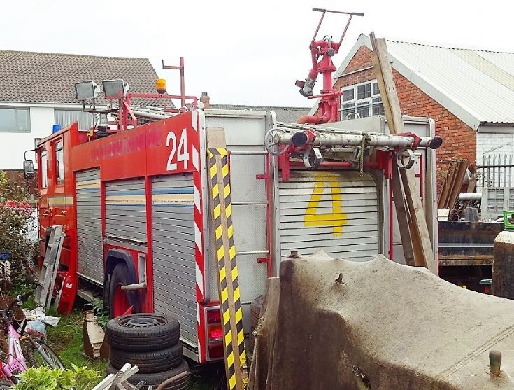 Dennis RS130 Foam Tender HPE752V