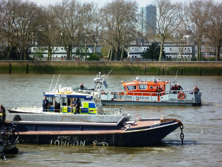 Fire Boat London FB Fire Flash
