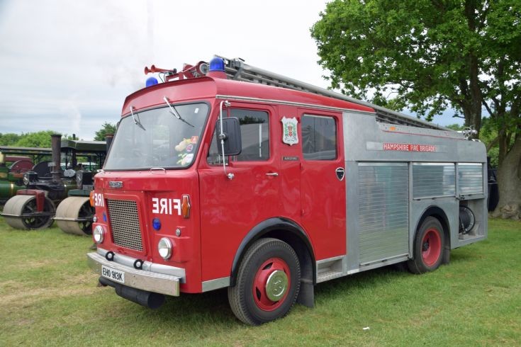 EHO913K, Dennis DJ water ladder tender