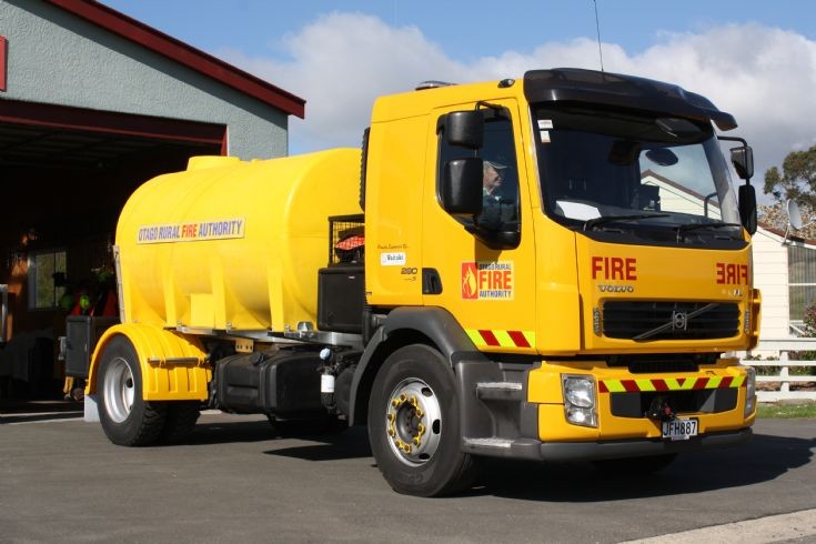 New Zealand Volvo - JFH887
