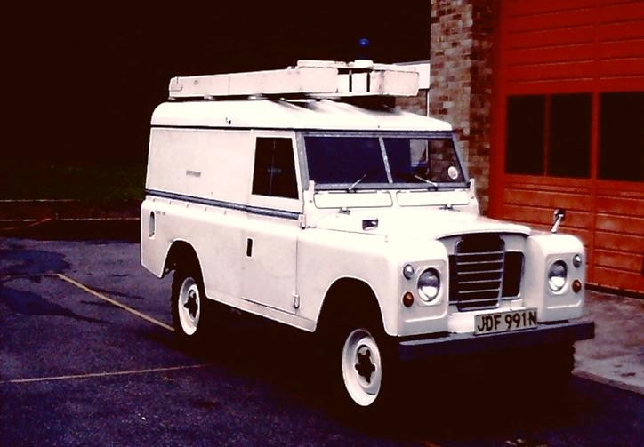 JDF 991N Land Rover L4P Gloucs Stroud
