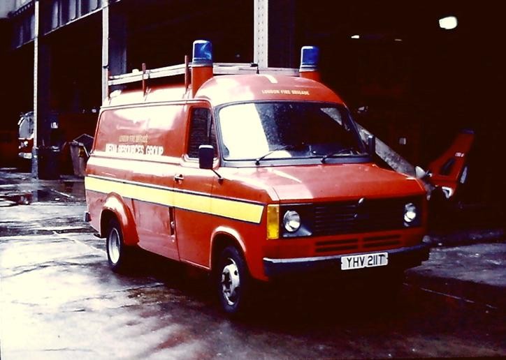 Ford Transit Media Resources London FB YHV211T