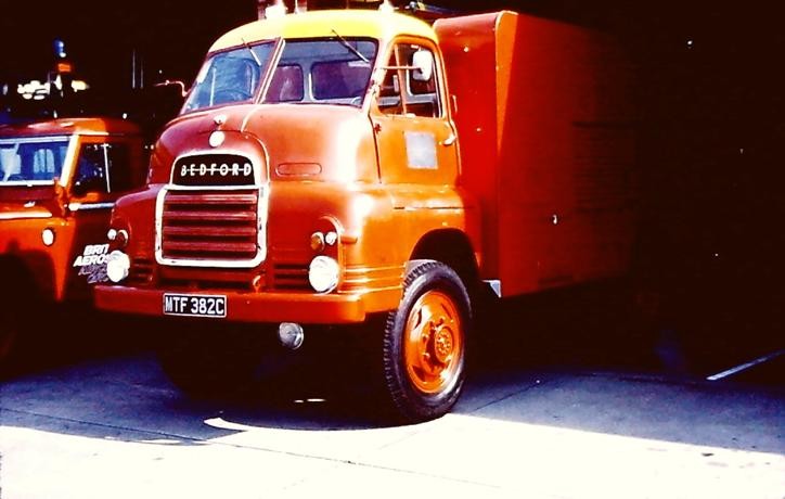 MTF382C Bedford R HLL