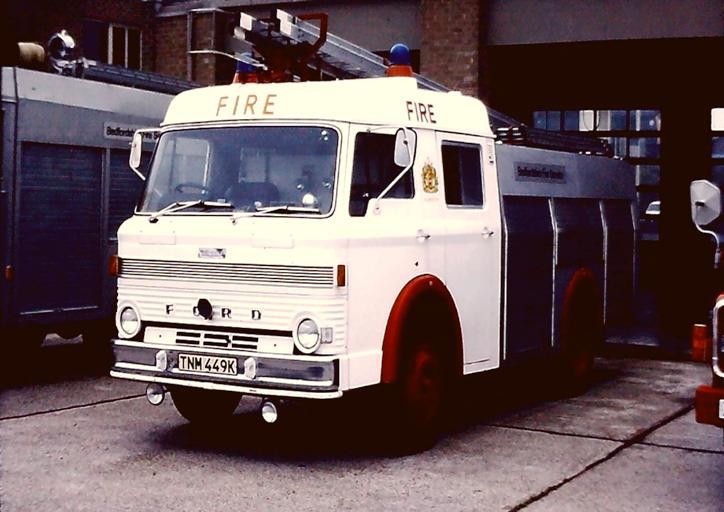 TNM449K Beds Ford D600/Merryweather Marksman  WrT