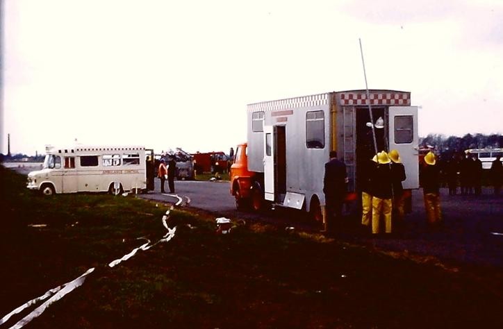 GMC Ford D semi trailer CU