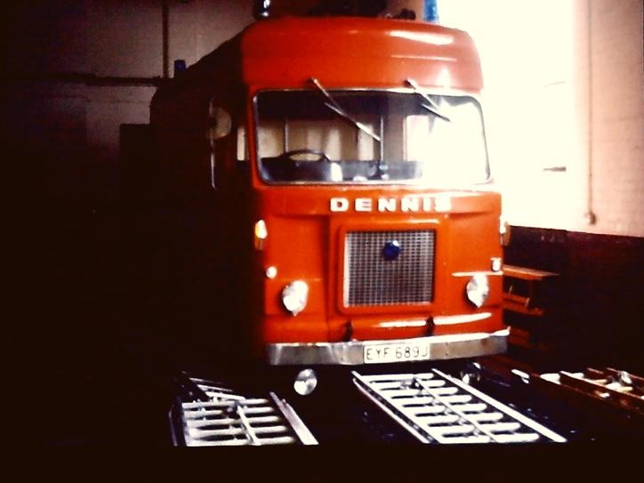 EYF689J Dennis D ST London SC