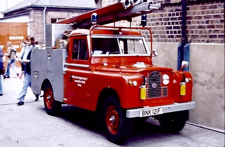 BNK 121F Land Rover L4P