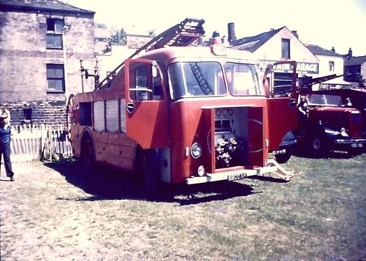 6900 NF Leyland Cocker PE Manchester