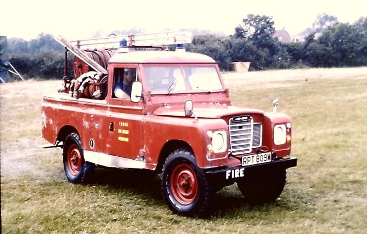 RPT809M Land Rover 109 L4P