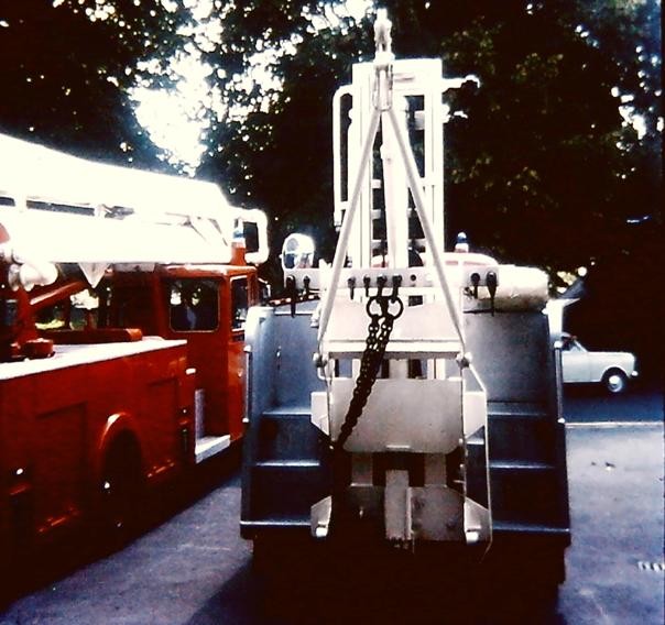 6091DF Bedford R Rescue with forklift