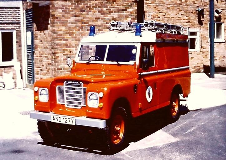 AND127Y Land Rover L4P GMC