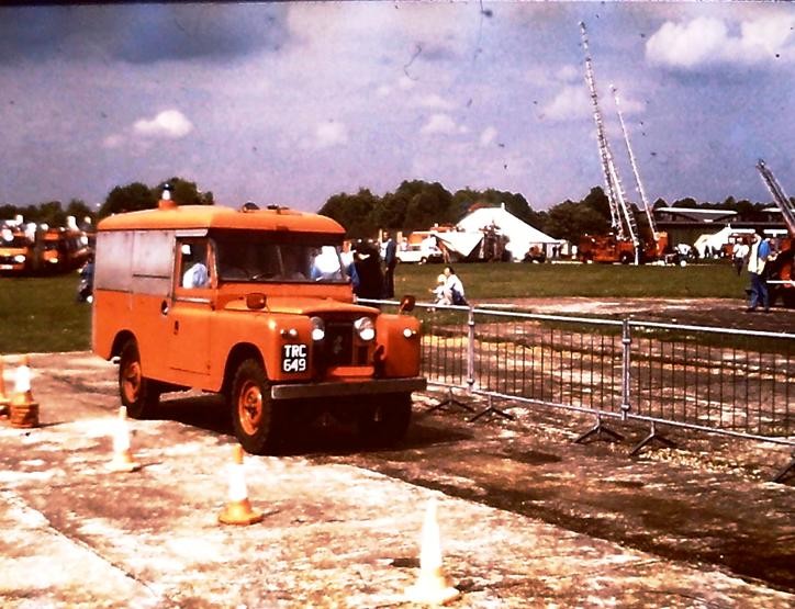 TRC 649 Land Rover fire engine L4P