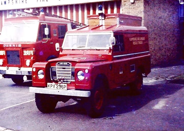 KPX236P Land Rover 109/HFS RT Hants
