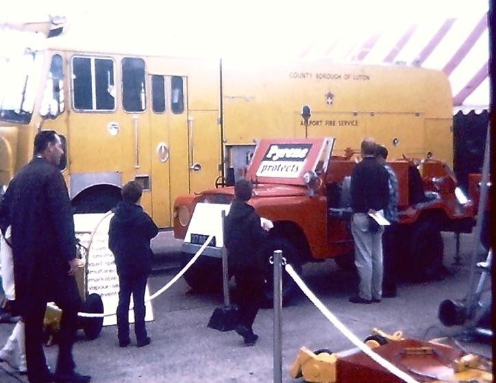 Pyrene air transportable Land Rover 27AG?? 