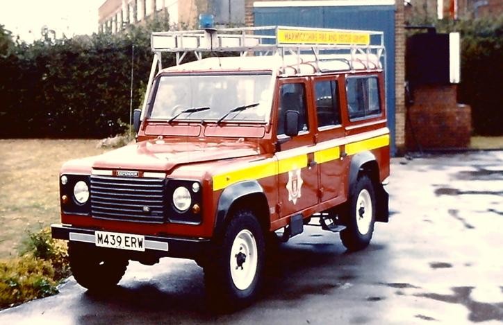 M439ERW Land Rover Warwickshire 