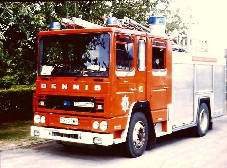 F953PWK Dennis SS137/Carm WrL