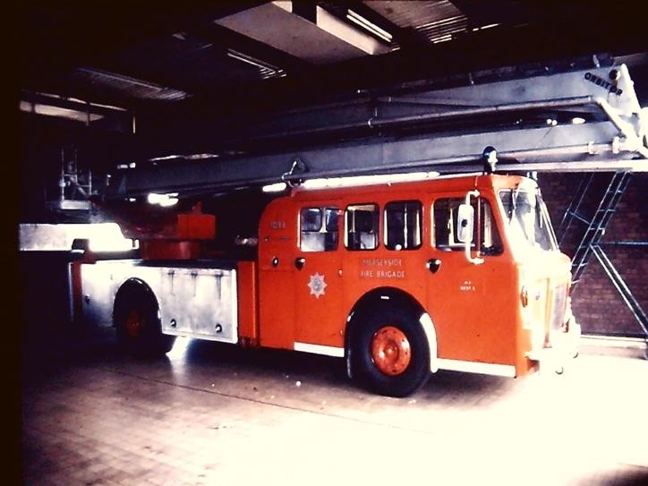 HEM698H Dennis F119/Carmichael Wibe Orbitor HP Boo