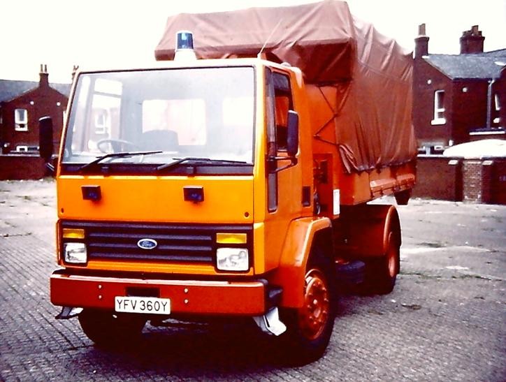 YFV360Y Ford Cargo/PowellDuffryn Rolonoff Lancs