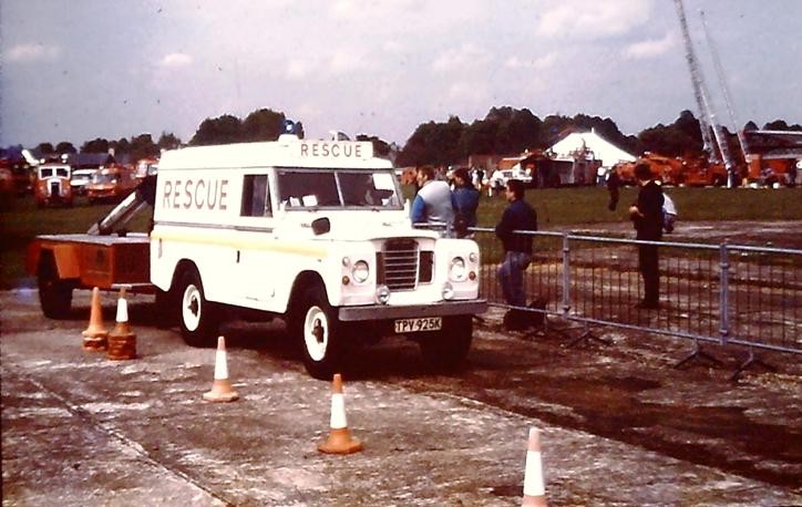 TPV925K Land Rover with foam monitor
