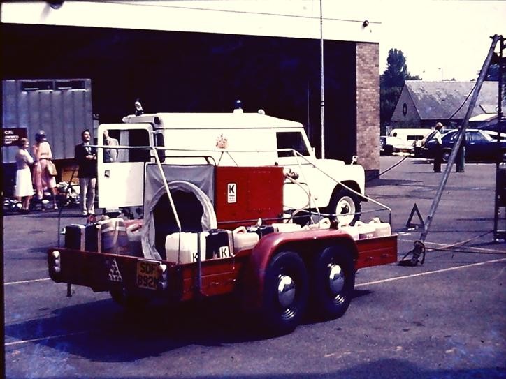 SDF892N trailer Land Rover