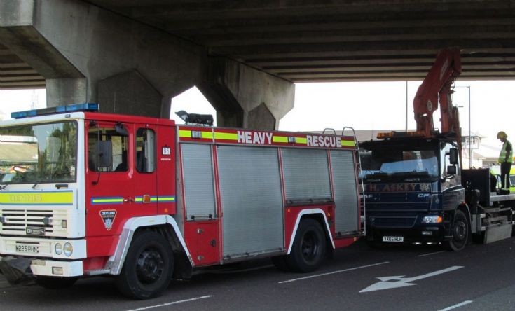 Dennis SS  ET M225PHN  Cleveland Fire Brigade