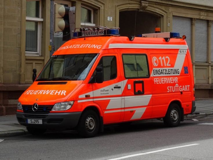 MB Command van