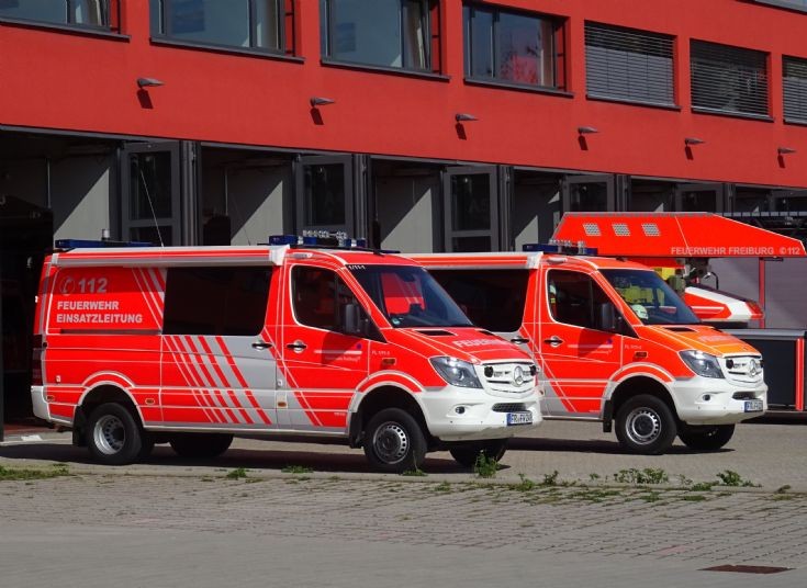 MB ELW Command vans