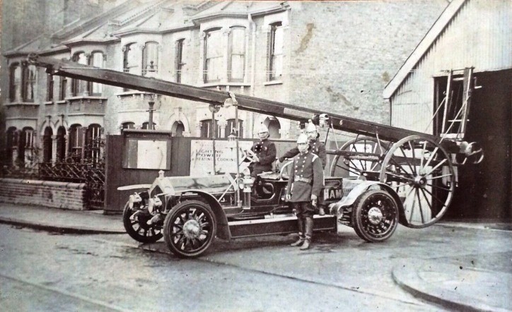 Lloyd & Plaister escape carrier AN878 West Ham