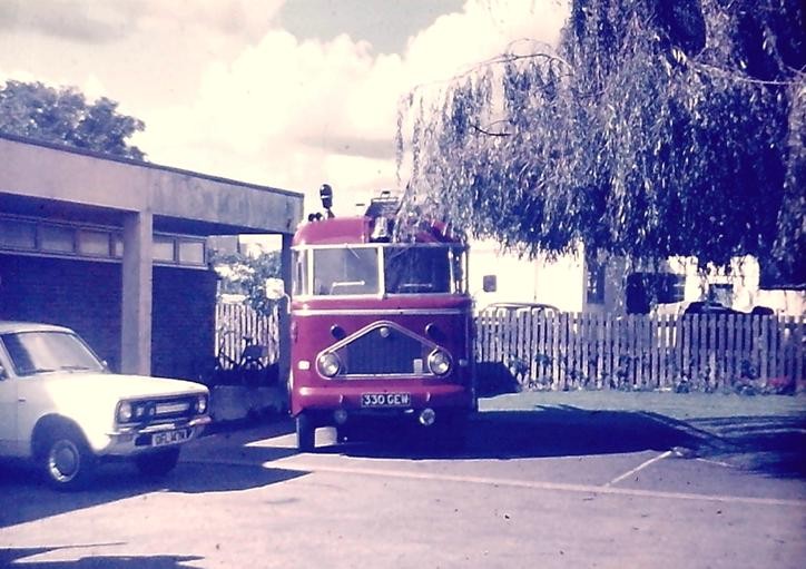 330GEW Bedford TJ4/Miles WrT Huntingdon