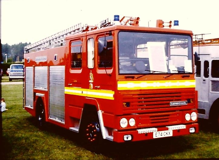 E74CKX Dennis SS /Carmichael WrL Beds