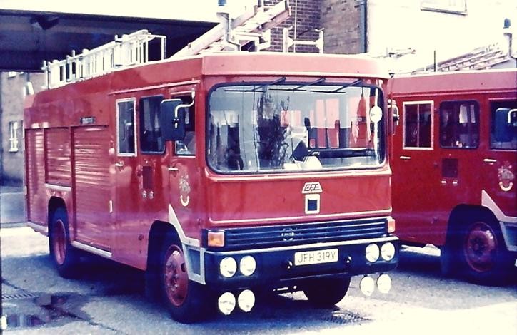 Bedford KG/CFE WrT JFH319V Gloucs