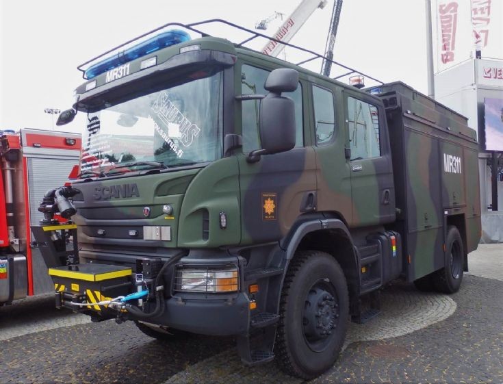 Scania P370 Saurus