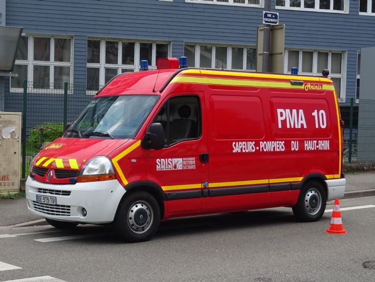 Renault-Heinis Medical support van