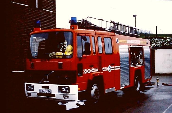 E166DVH Volvo FL614/HCBA WrL W Yorkshire