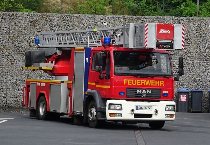 MAN-Metz TTL32