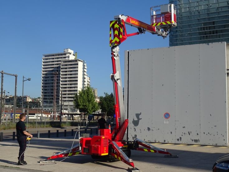 Renault-Multitel Skylift robot