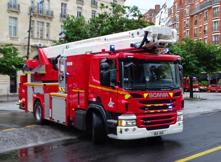 Scania-Metz Skylift 32m