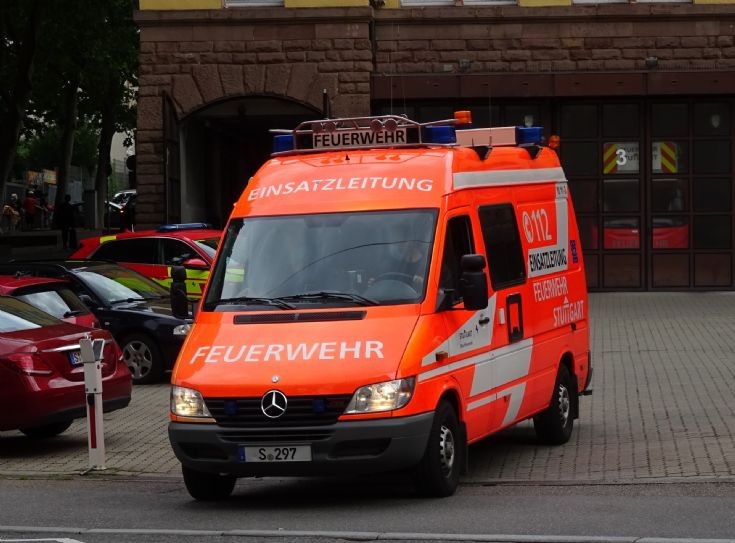MB Command Van