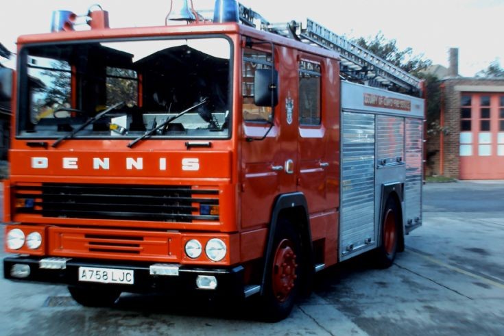 A758LJC Dennis RS133 WrL Clwyd Fire