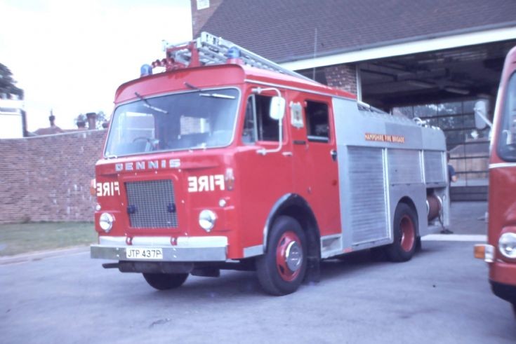 Dennis D/HFB WrL JTP437P Hants