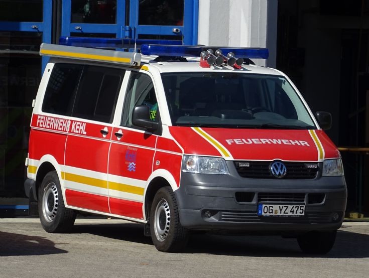 VW Caravelle Command Van