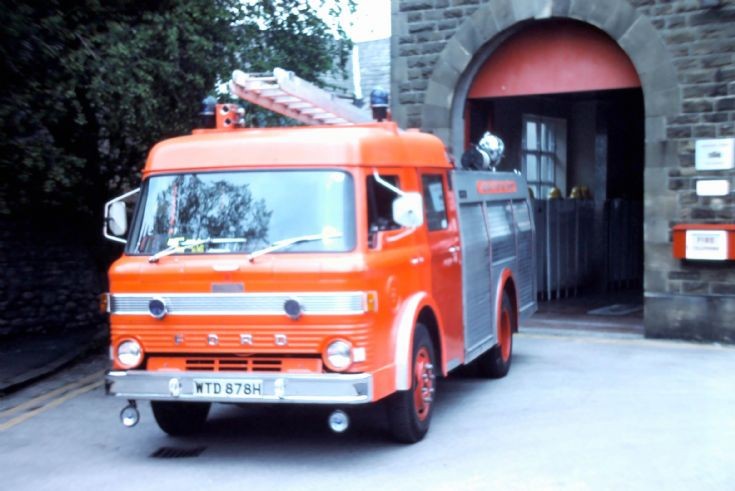 Ford D600/Merryweather WrT Lancs WTD878H