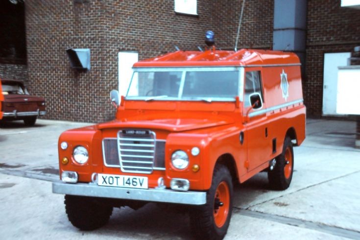 XOT146V Land Rover L4T West Sussex