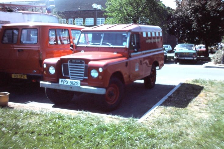 Land Rover 109/HFS L4T PPX512S