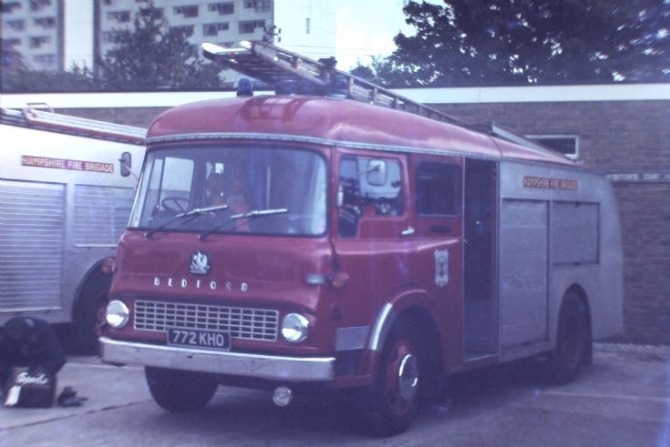 Bedford TKEL/HFS WrT 772KHO