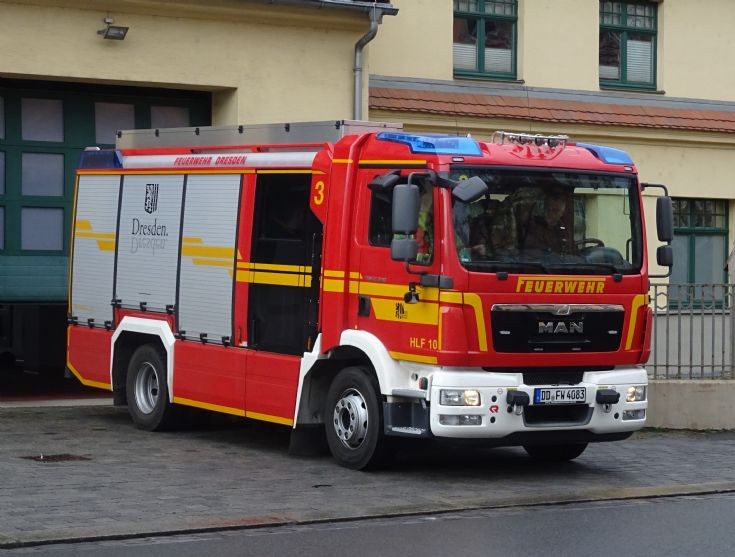 MAN Rosenbauer HLF10 Pump Rescue