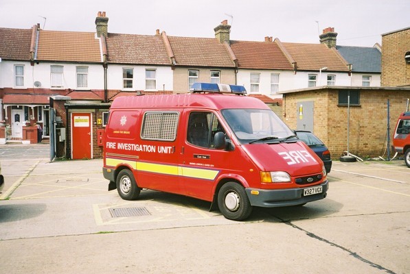 W327VGX Ford Transit/Bracey FIU London