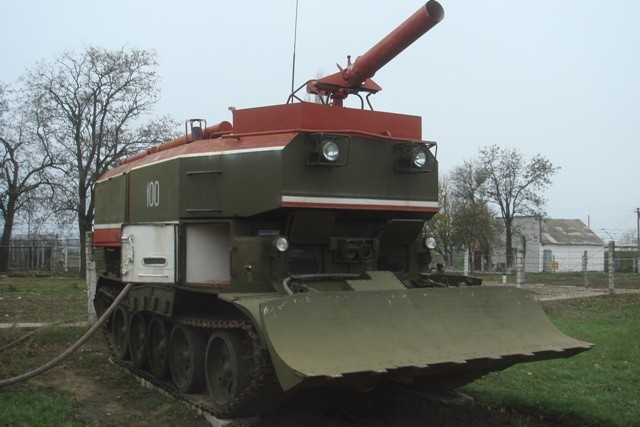 Armoured fire fighting untit
