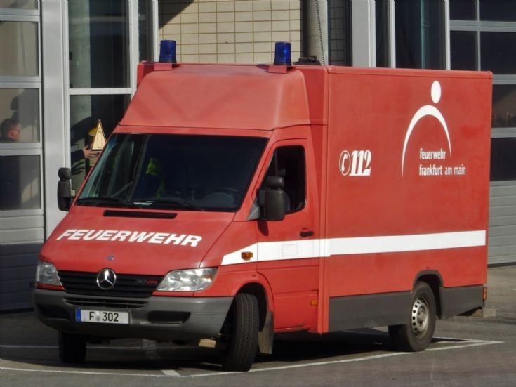 MB Courrier Van