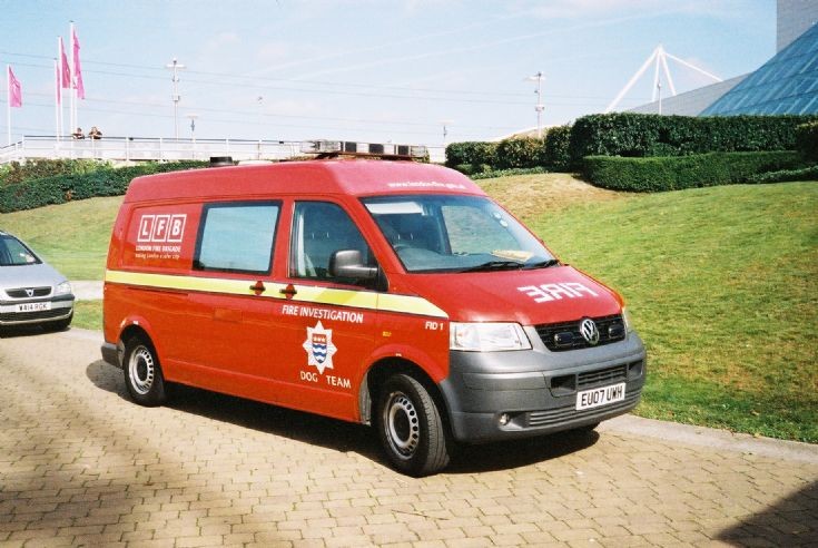 EU07UWH VW Transporter FIU dog team London FB